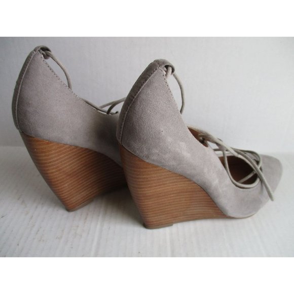 *Charles David Beige Suede Pumps Ankle Tie Closure Stacked Wedge Heels - Picture 7 of 9